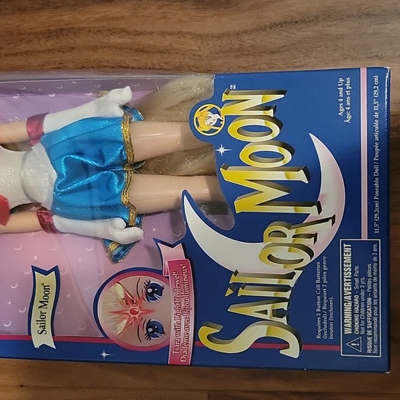 NIB 1997 Sailor Moon Deluxe Adventure Doll Light up tiara w/ crescent wand Usagi - Picture 3 of 10